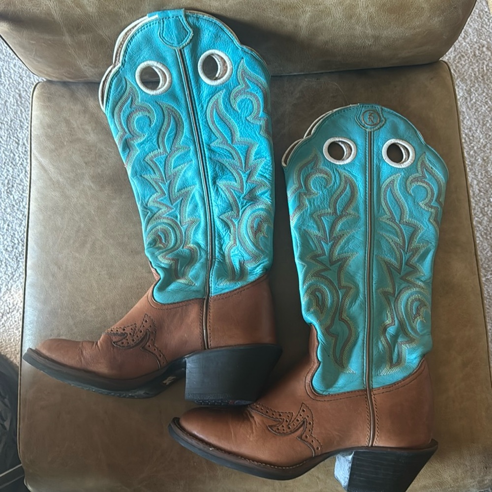 Tony Lama Turquoise Western 7.5 Boot